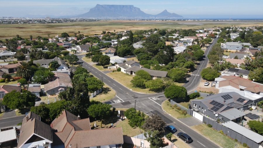 5 Bedroom Property for Sale in Flamingo Vlei Western Cape